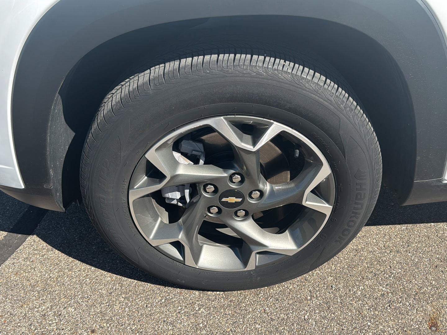Used 2024 Chevrolet Trax LT w/ Driver Confidence Package FWD image 9