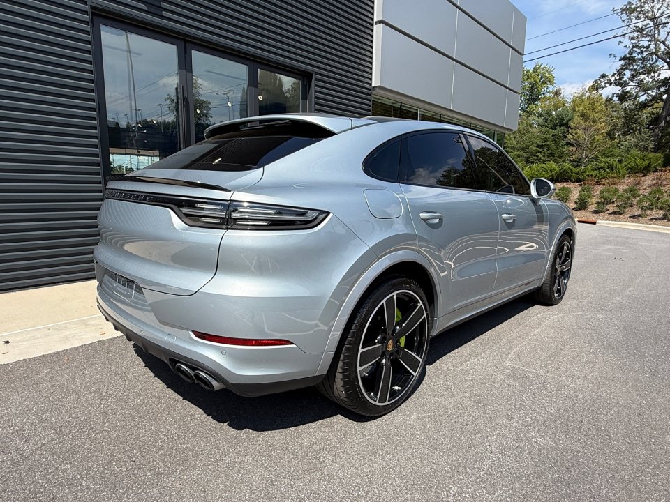 Certified 2020 Porsche Cayenne Turbo S AWD/4WD image 7