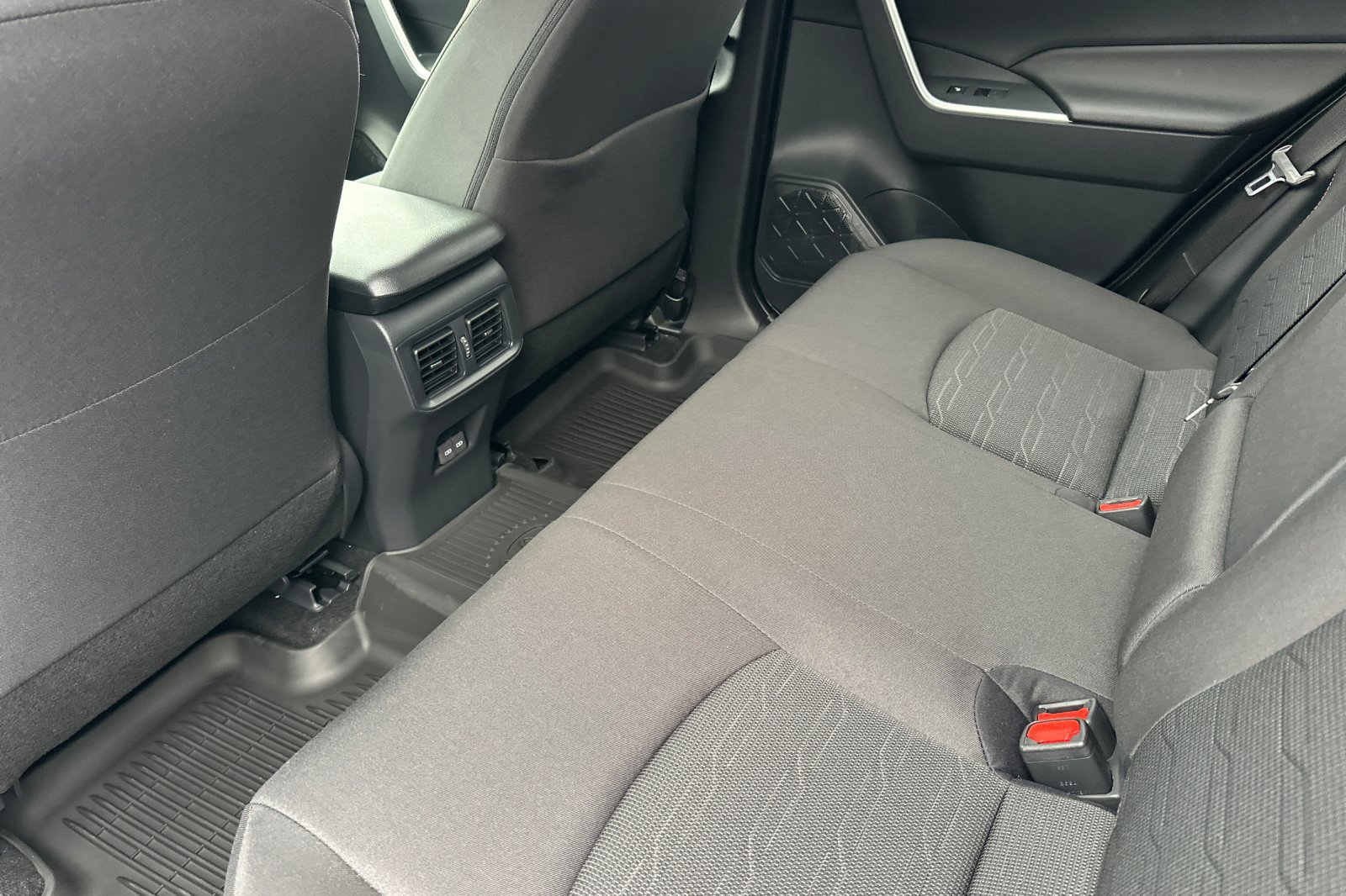 Certified 2025 Toyota RAV4 SE image 12