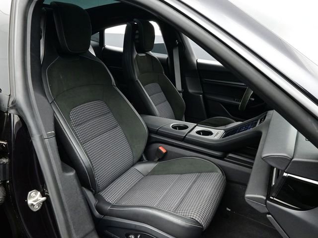 Certified 2025 Porsche Taycan image 17