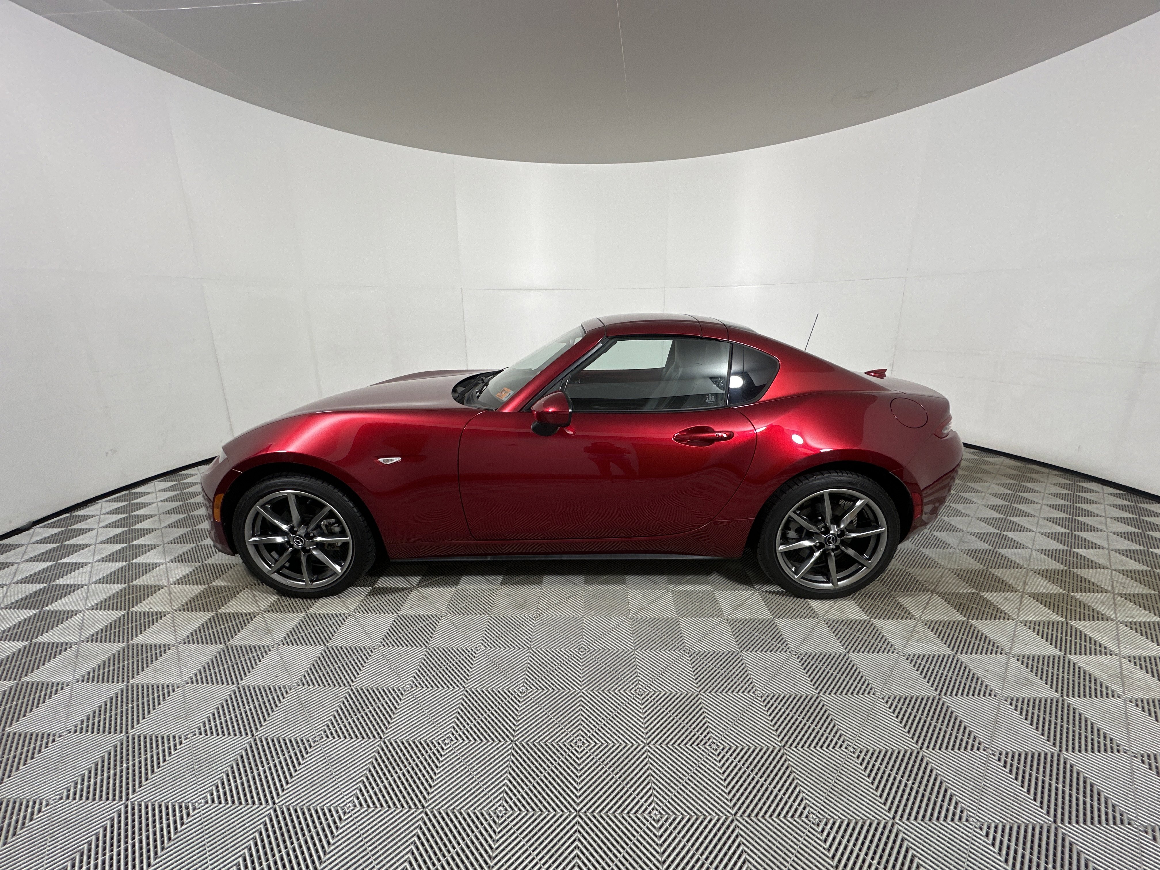 Used 2023 MAZDA MX-5 Miata Grand Touring w/ Weather Package image 4