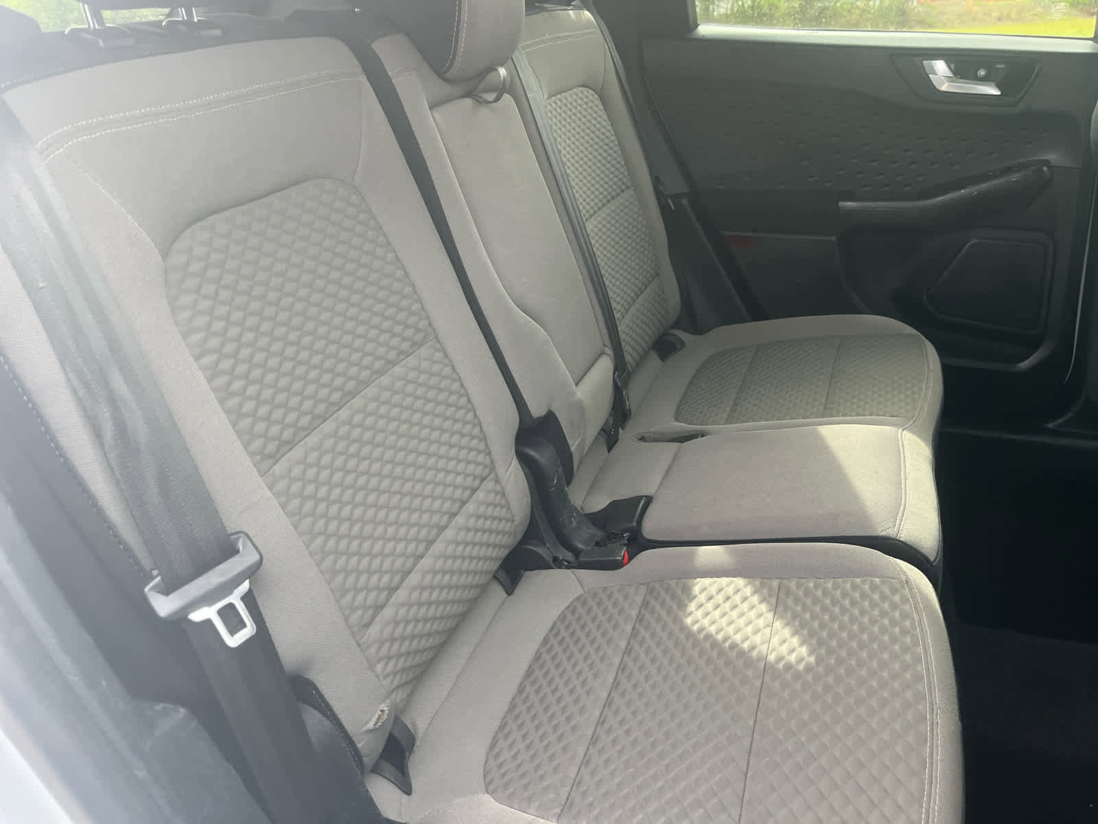Used 2020 Ford Escape SE image 30