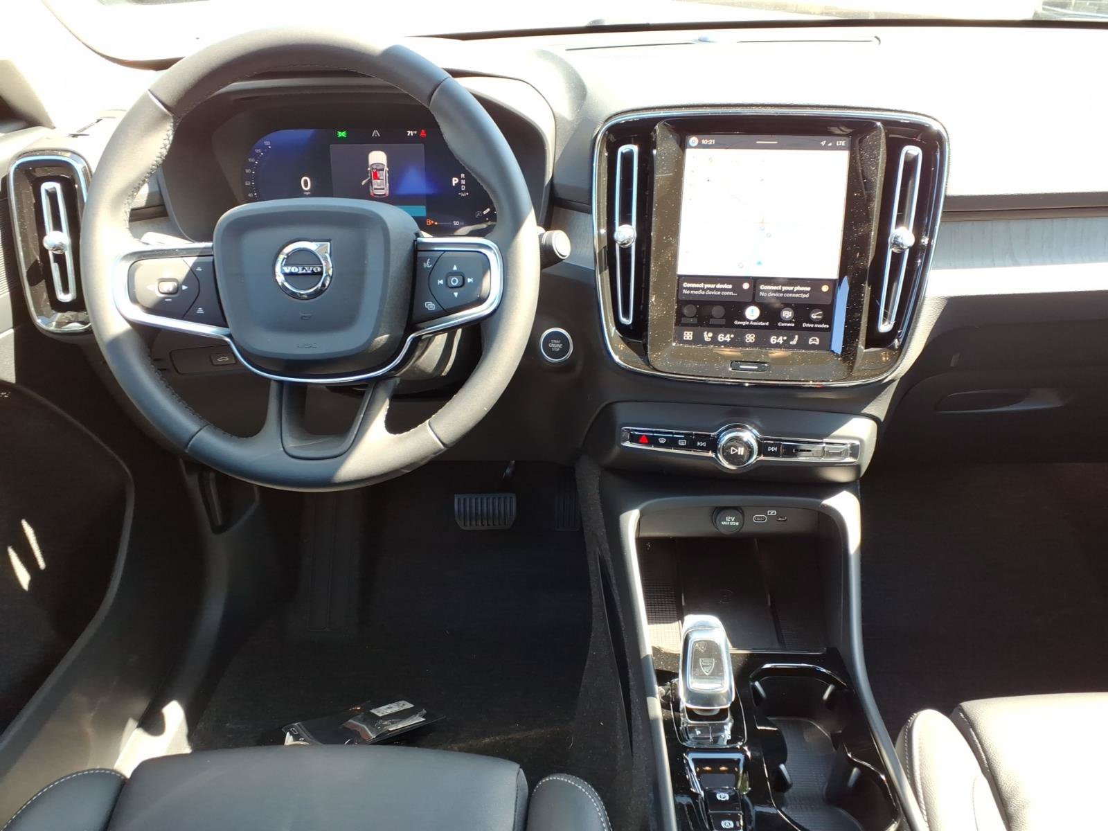 New 2026 Volvo XC40 B5 Plus w/ Protection Package Premier AWD/4WD image 10
