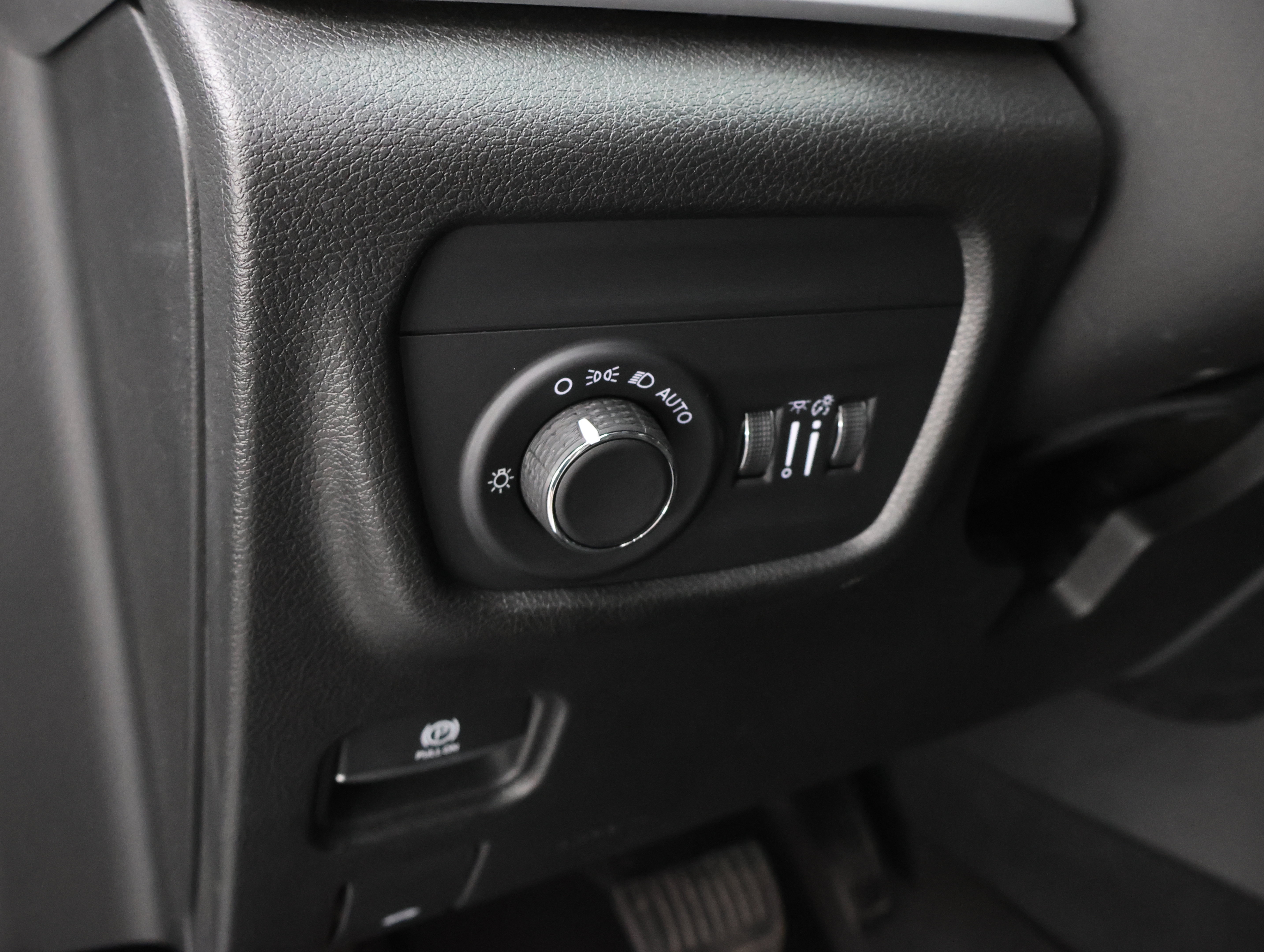 Used 2023 Jeep Grand Cherokee Altitude AWD/4WD image 43