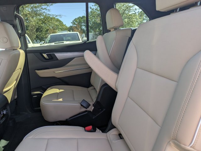 Used 2026 Buick Enclave Preferred w/ Power Package FWD image 19