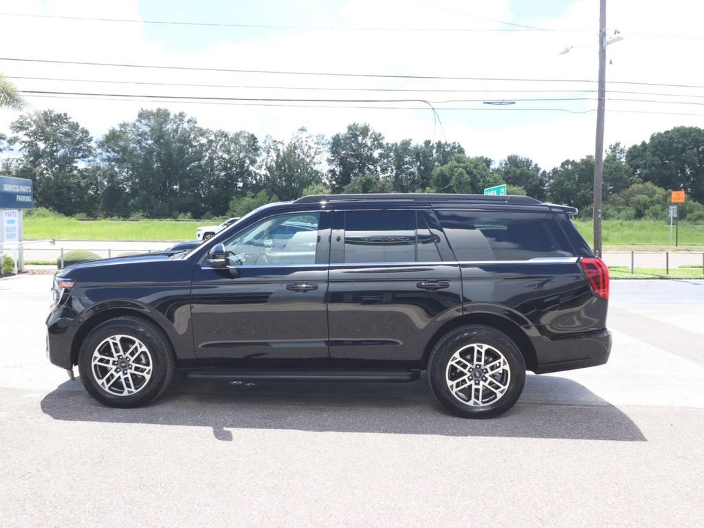 Used 2025 Ford Expedition Active AWD/4WD image 8