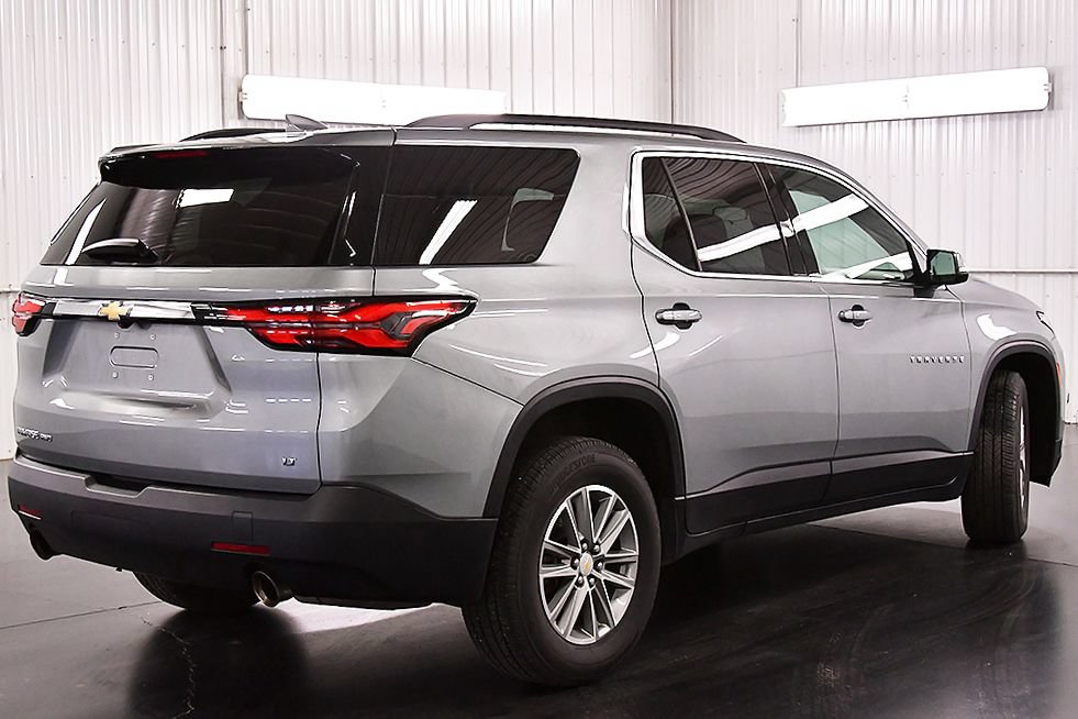 Used 2023 Chevrolet Traverse LT AWD/4WD image 7