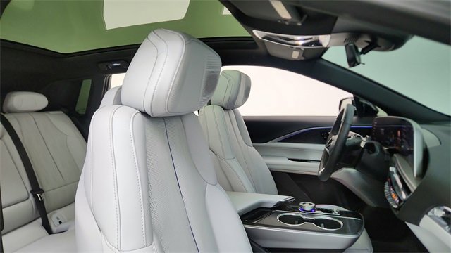 Used 2025 Cadillac Lyriq Luxury image 22