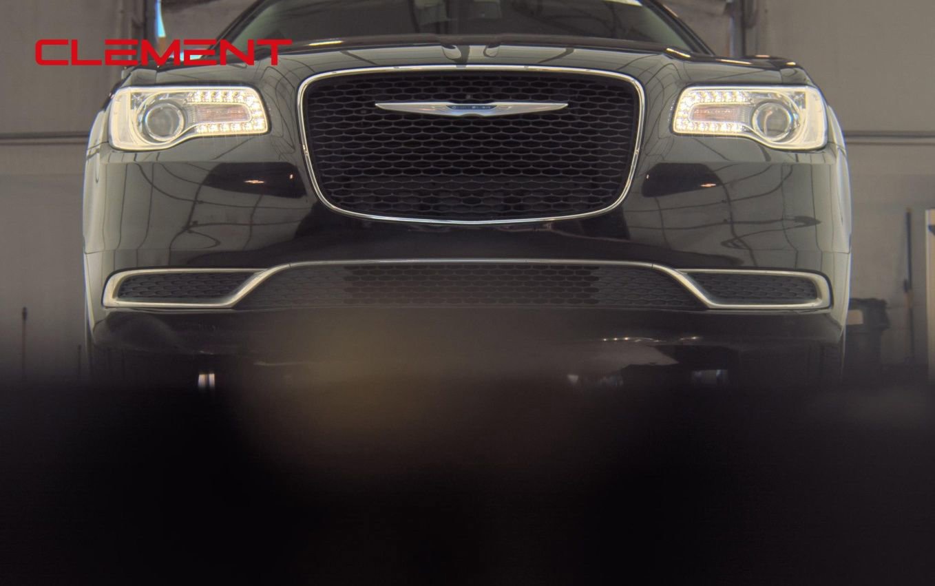 Used 2021 Chrysler 300 Touring image 3