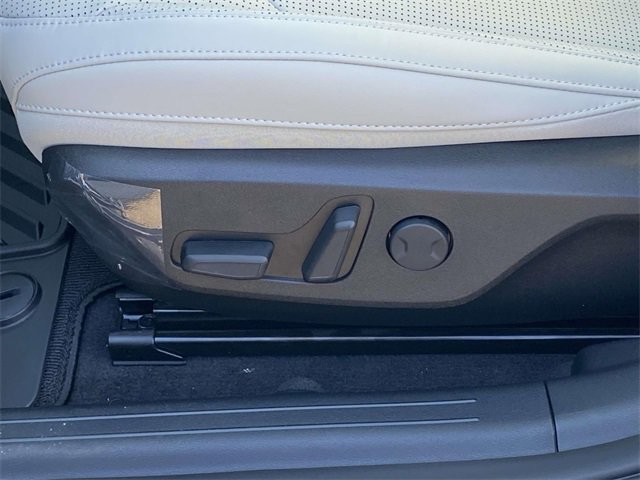 New 2025 Kia EV6 Wind image 13
