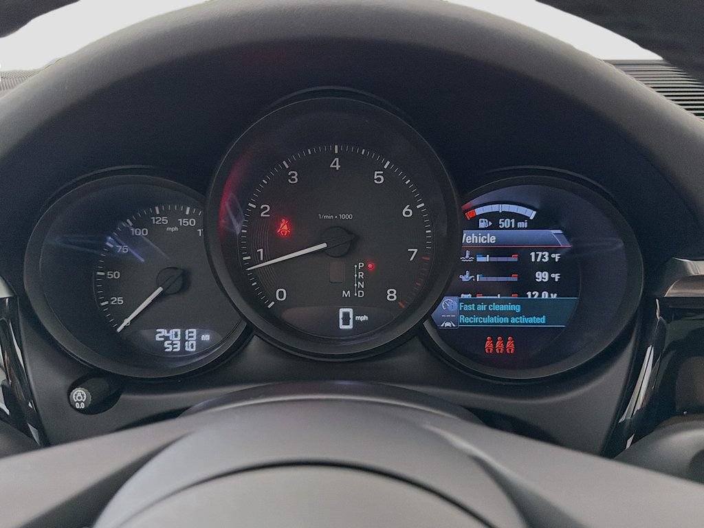 Certified 2023 Porsche Macan AWD/4WD image 16