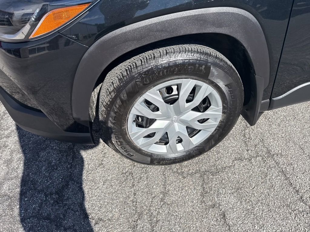 Used 2023 Toyota Corolla Cross L image 10