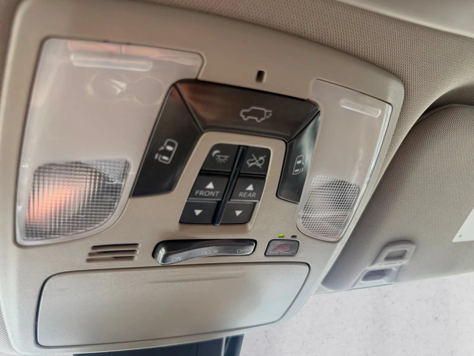 Used 2019 Toyota Sienna Limited Premium w/ Carpet Mat Package AWD/4WD image 22