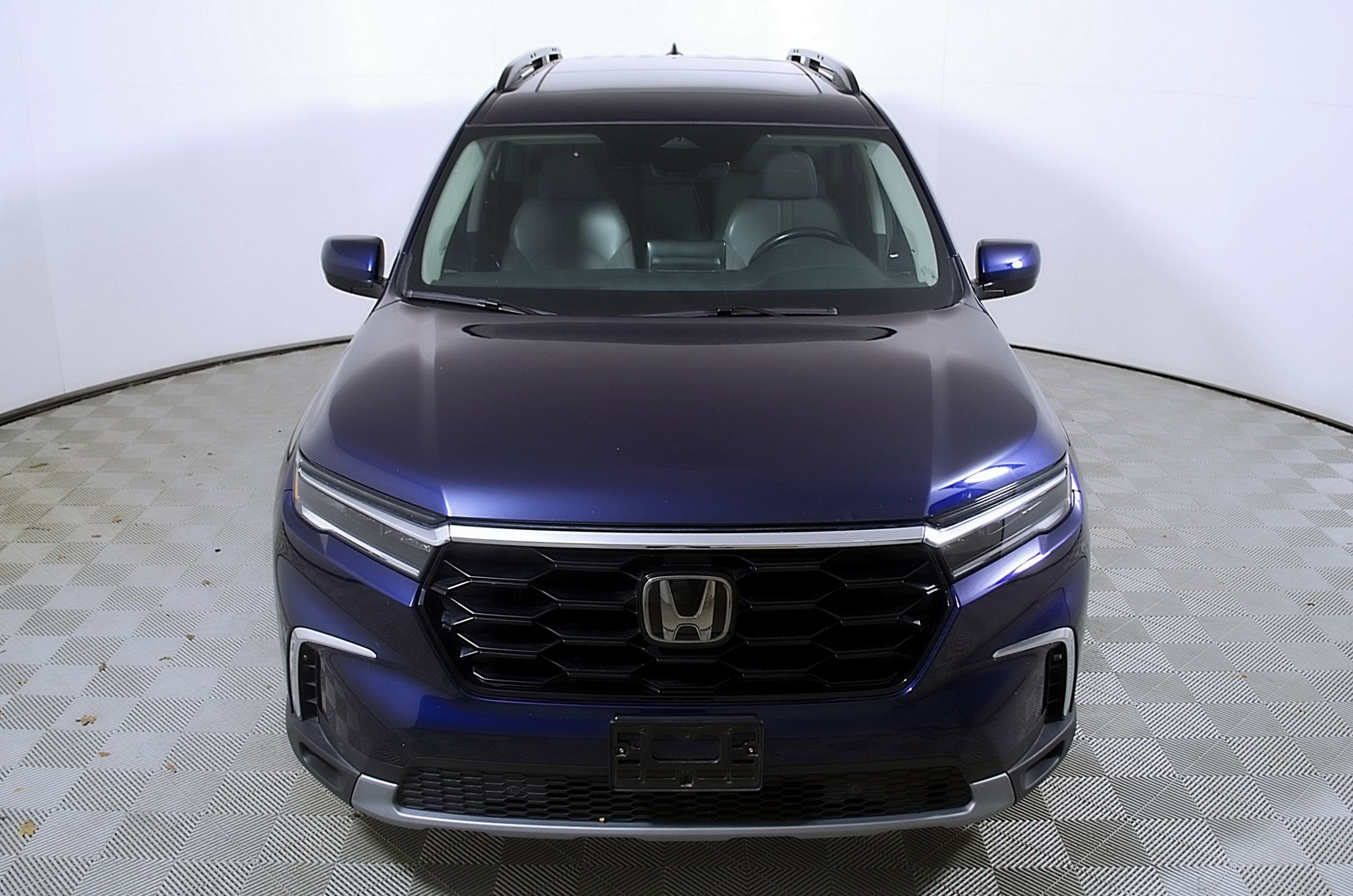 Used 2023 Honda Pilot Touring image 4