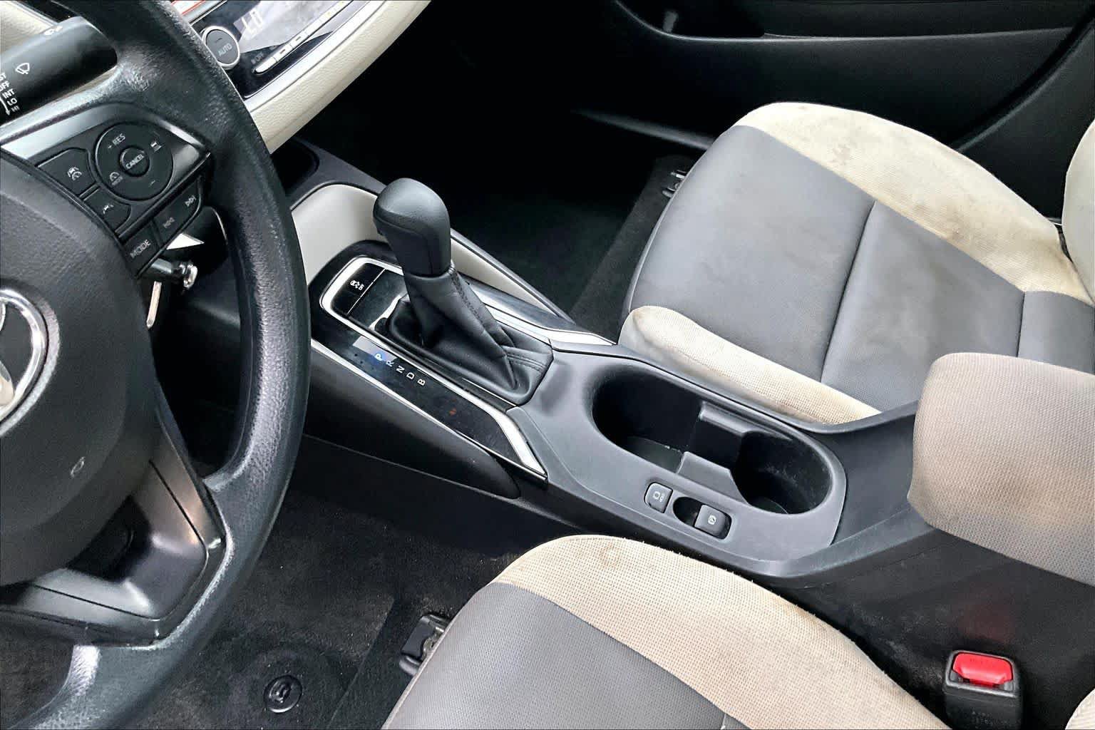 Used 2025 Toyota Corolla LE FWD image 17