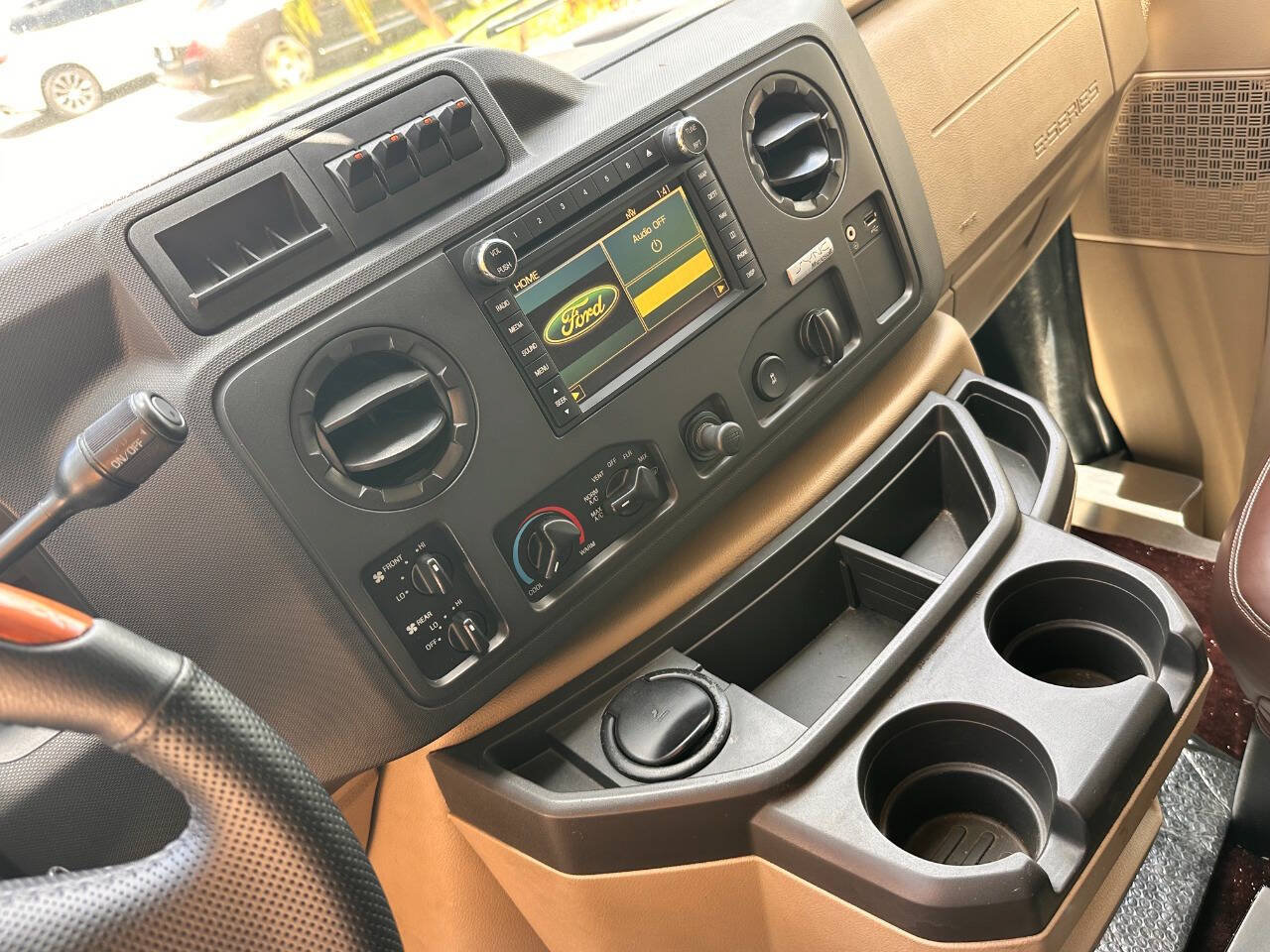 Used 2010 Ford E-350 and Econoline 350 XLT RWD image 53