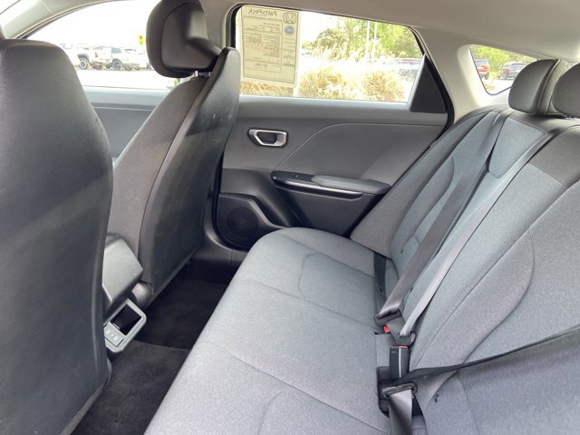 Used 2025 Kia K4 LXS image 17