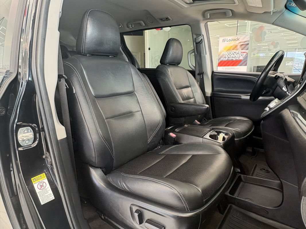 Used 2015 Toyota Sienna SE w/ SE Preferred Package FWD image 25