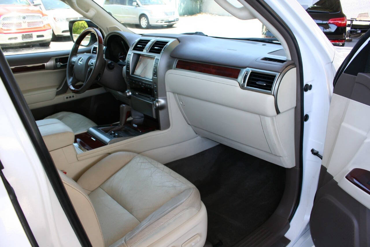 Used 2013 Lexus GX 460 w/ Convenience Pkg AWD/4WD image 14