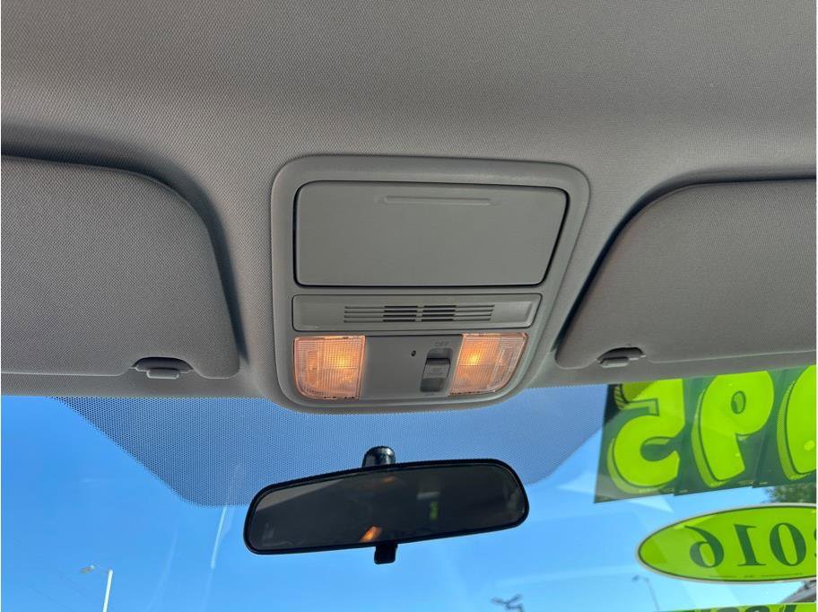 Used 2016 Honda Odyssey LX image 18