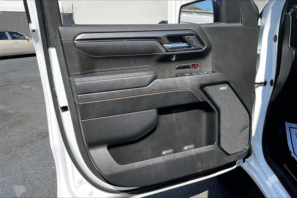 Used 2025 GMC Sierra 1500 AT4 AWD/4WD image 19