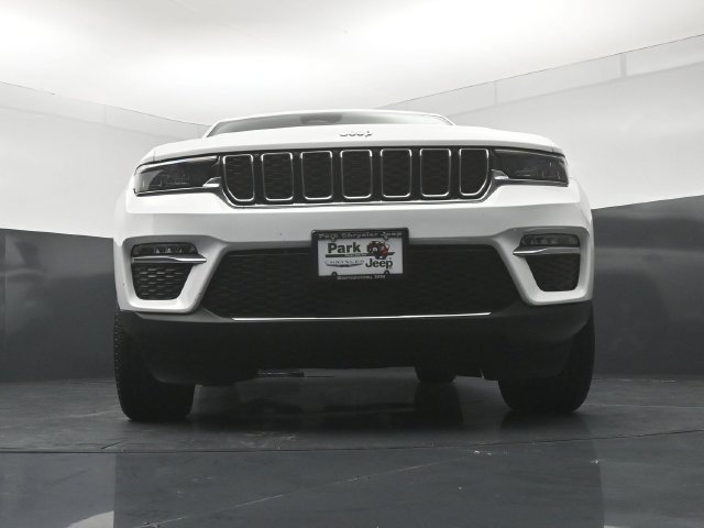 Used 2023 Jeep Grand Cherokee Limited AWD/4WD image 19