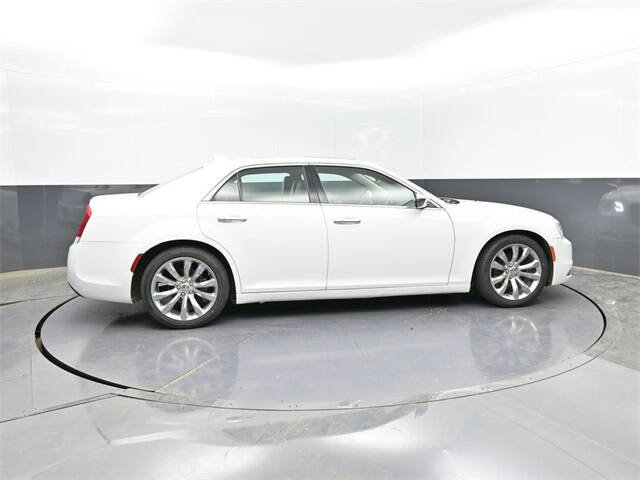 Used 2020 Chrysler 300 Limited image 20