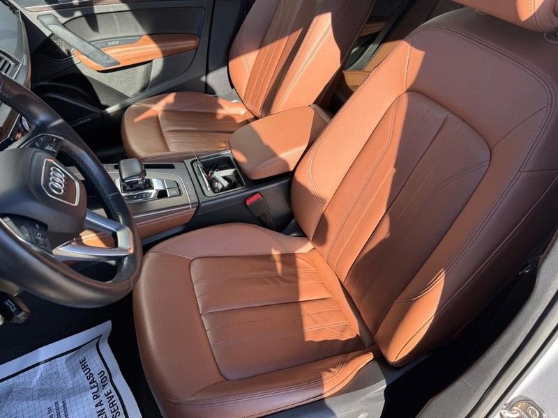 Used 2022 Audi Q5 2.0T Premium Plus w/ Premium Plus Package AWD/4WD image 16