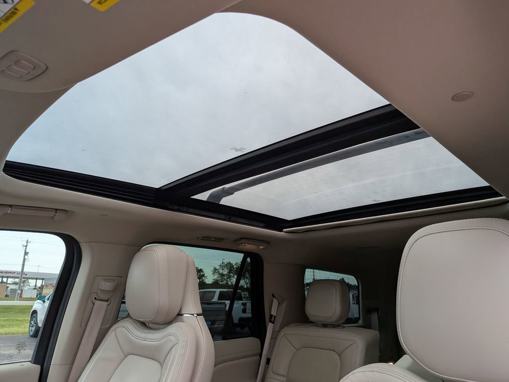 Used 2021 Lincoln Navigator Reserve RWD image 15