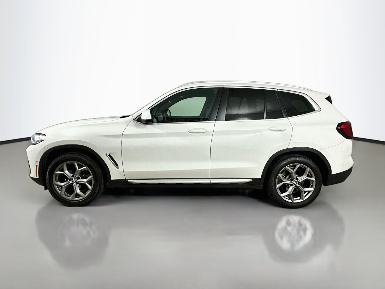 Used 2023 BMW X3 xDrive30i w/ Premium Package AWD/4WD image 8