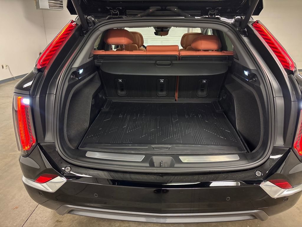 New 2026 Cadillac Optiq Luxury 2 w/ LPO, Floor Liner Package image 16
