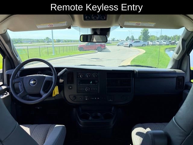 Used 2025 Chevrolet Express 3500 LT w/ LT Preferred Equipment Group RWD image 7