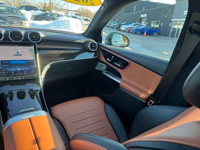 Used 2024 Mercedes-Benz GLC 300 4MATIC image 41