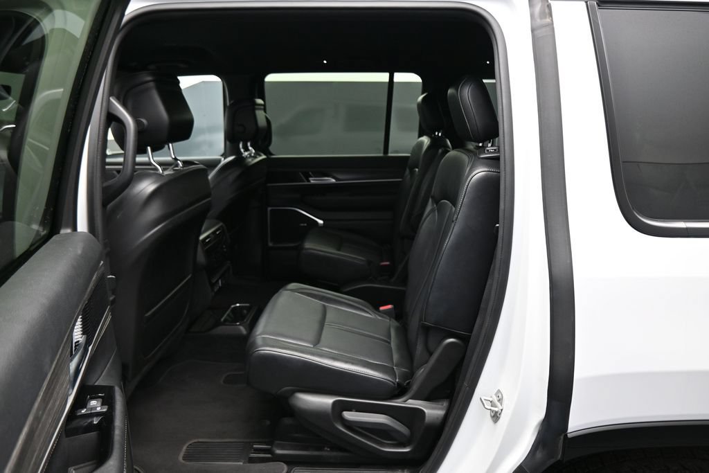 Used 2024 Jeep Wagoneer Series II AWD/4WD image 25