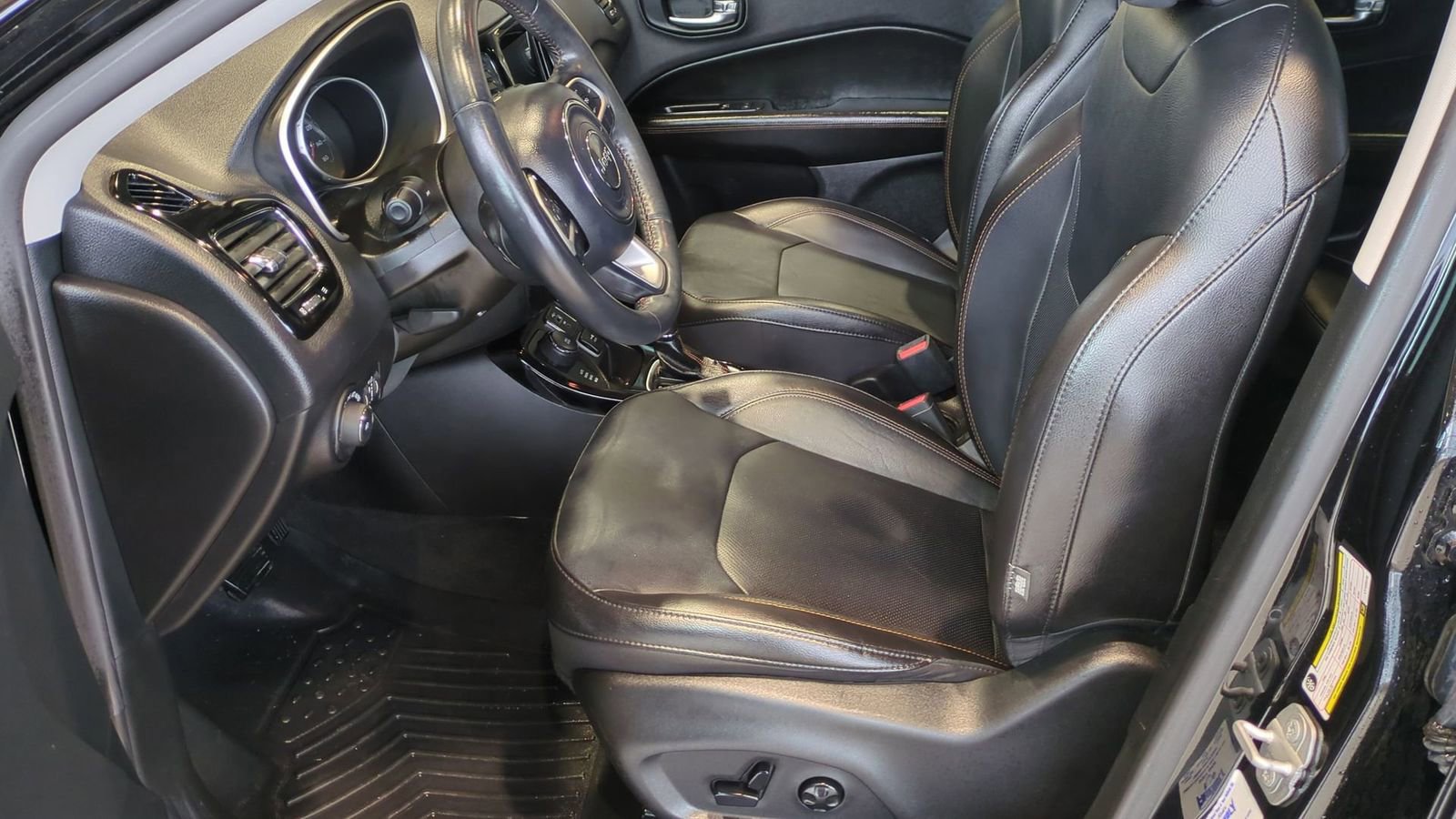 Used 2020 Jeep Compass Limited image 17