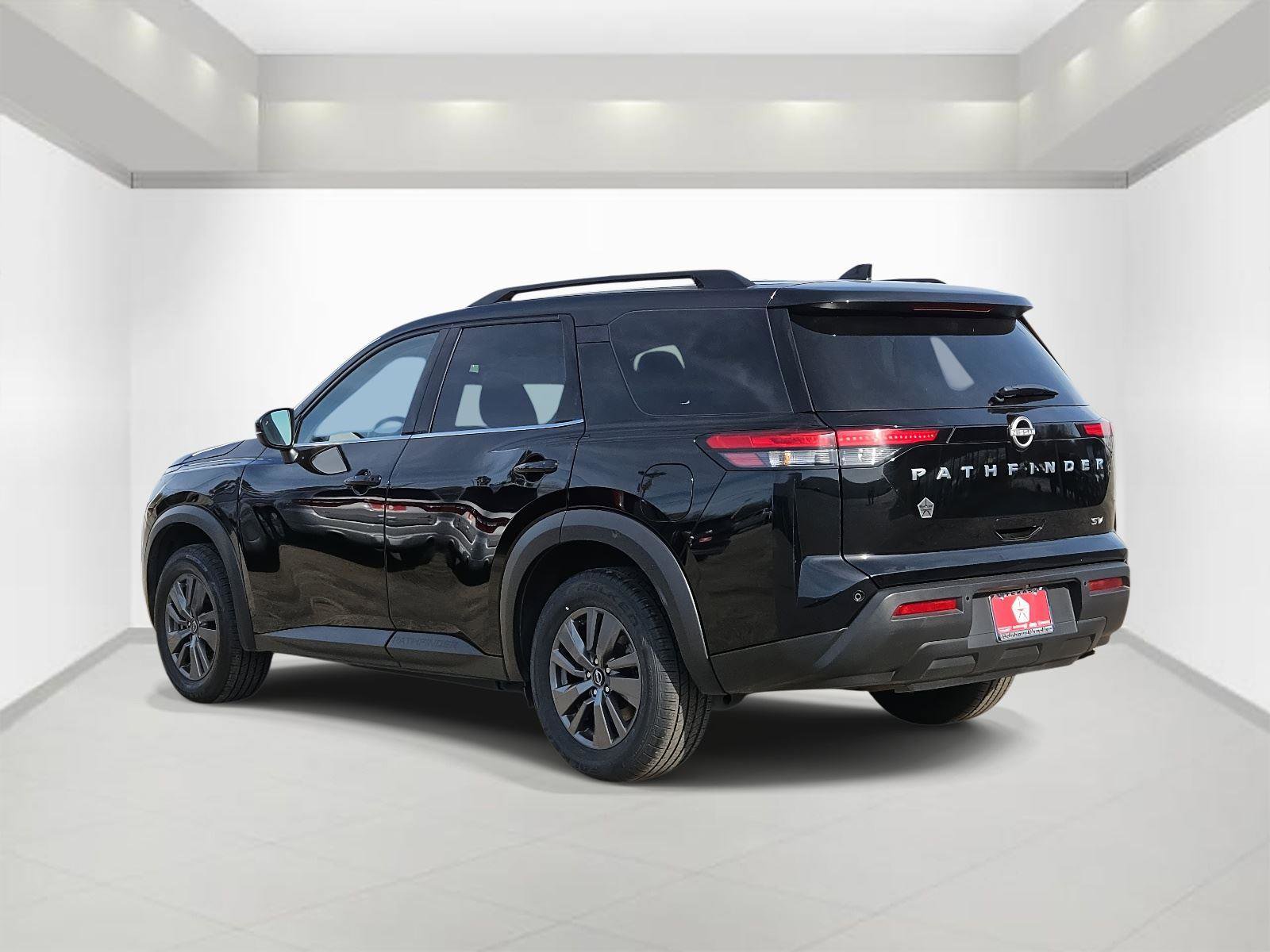 Used 2024 Nissan Pathfinder SV image 6