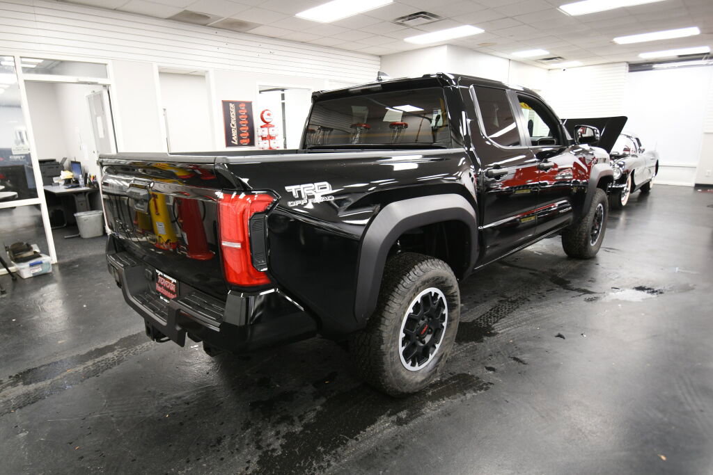 Used 2024 Toyota Tacoma TRD Off-Road image 7