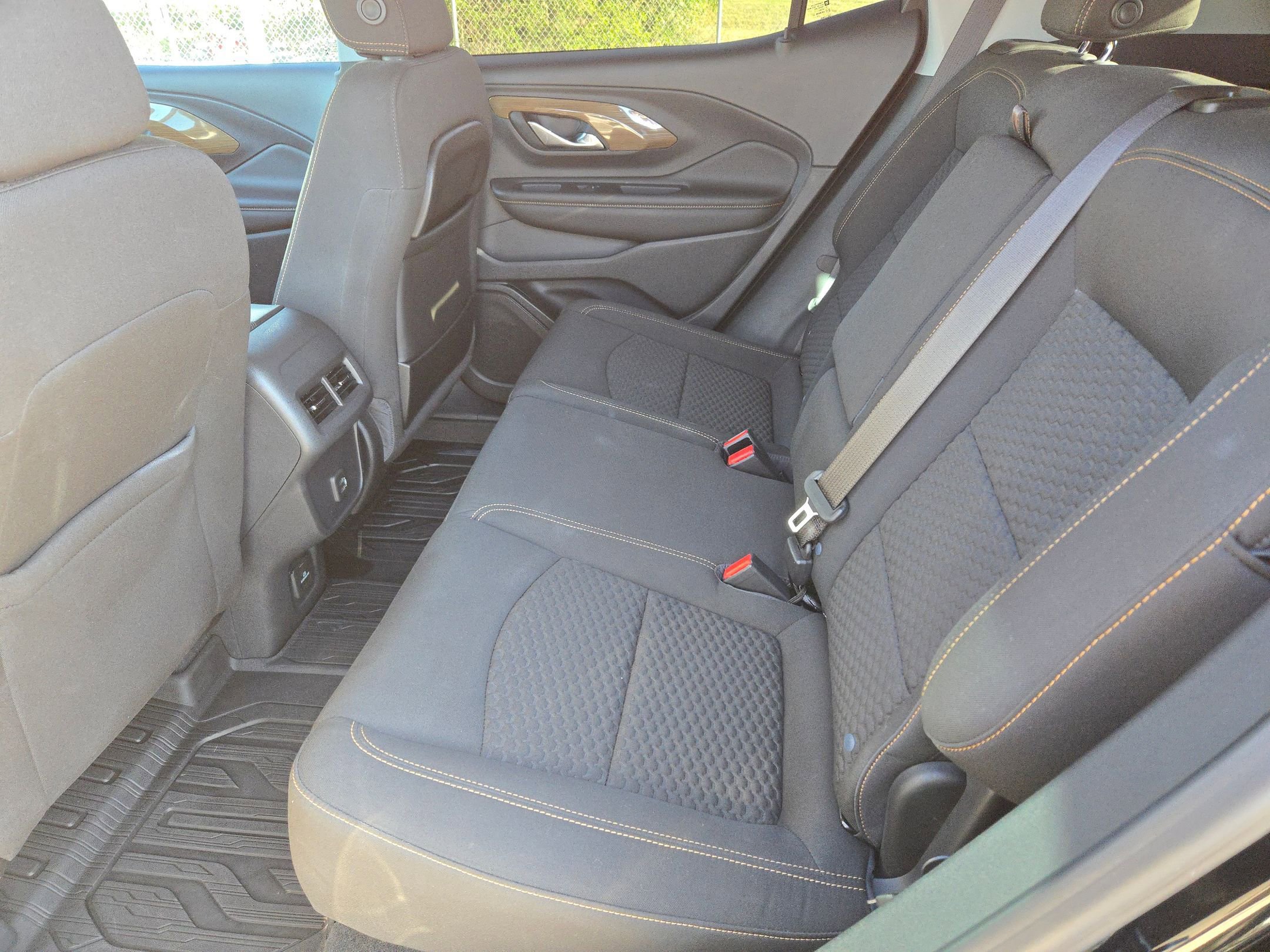 Used 2020 GMC Terrain SLE w/ Driver Convenience Package image 13