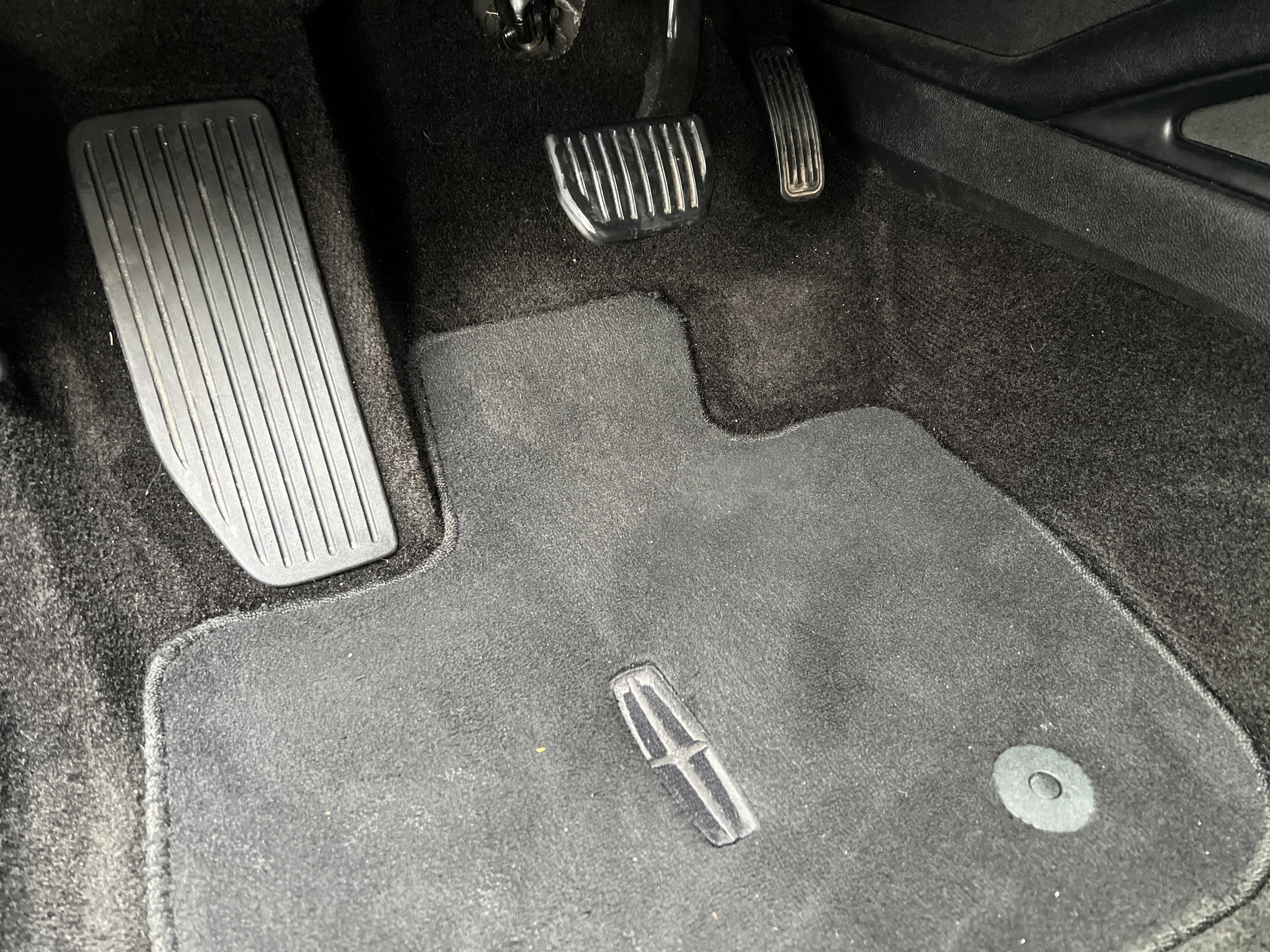 Used 2018 Lincoln MKZ Select w/ Technology Package image 17