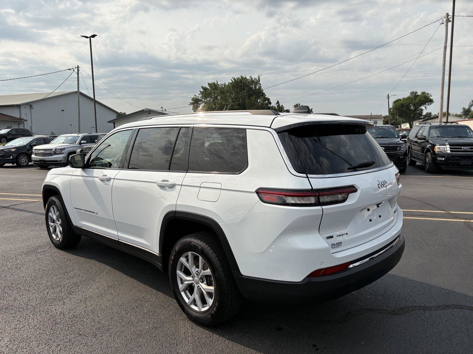 Used 2022 Jeep Grand Cherokee L Limited AWD/4WD image 24