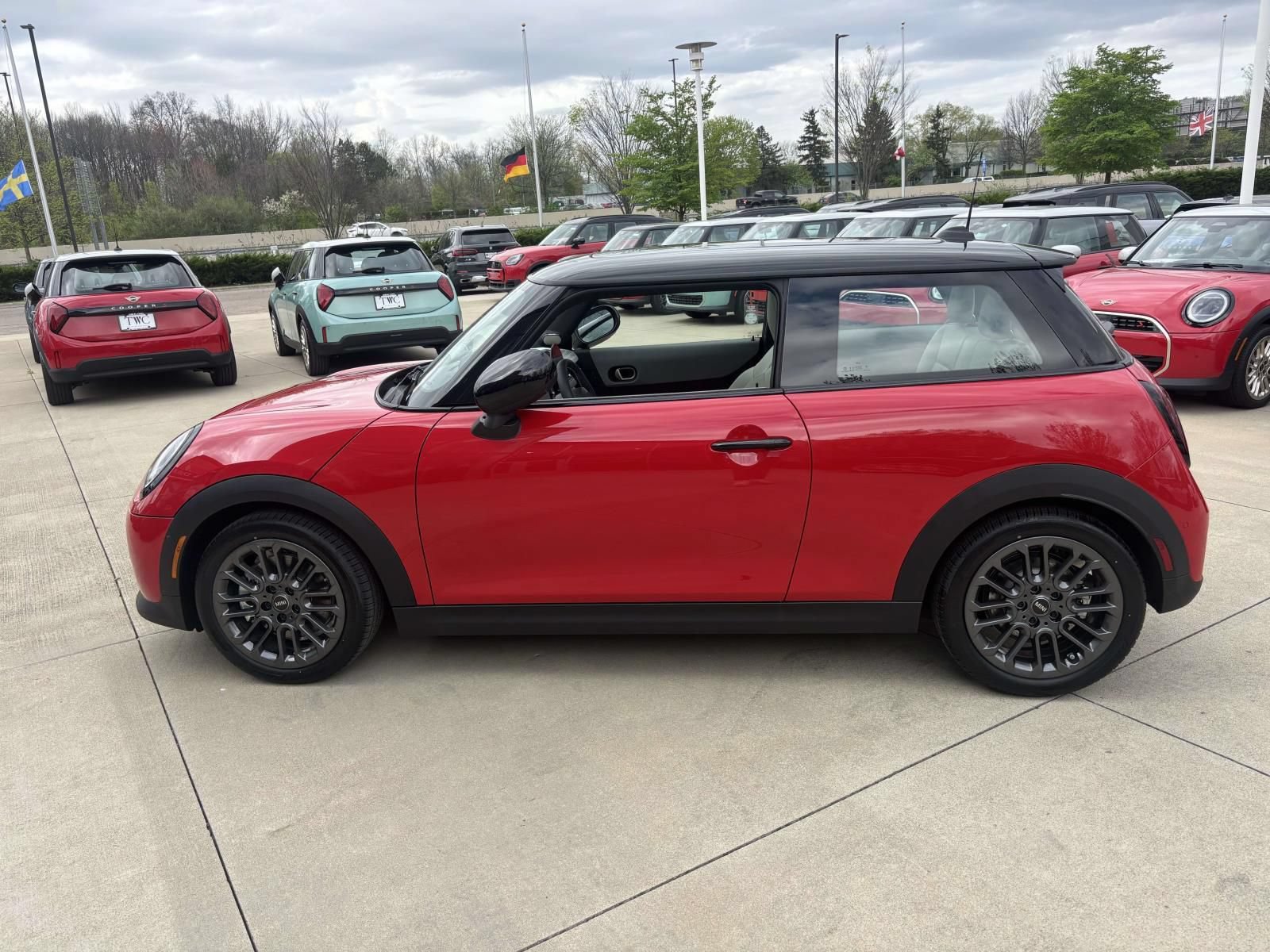 New 2026 MINI Cooper 2-Door Hardtop FWD image 8