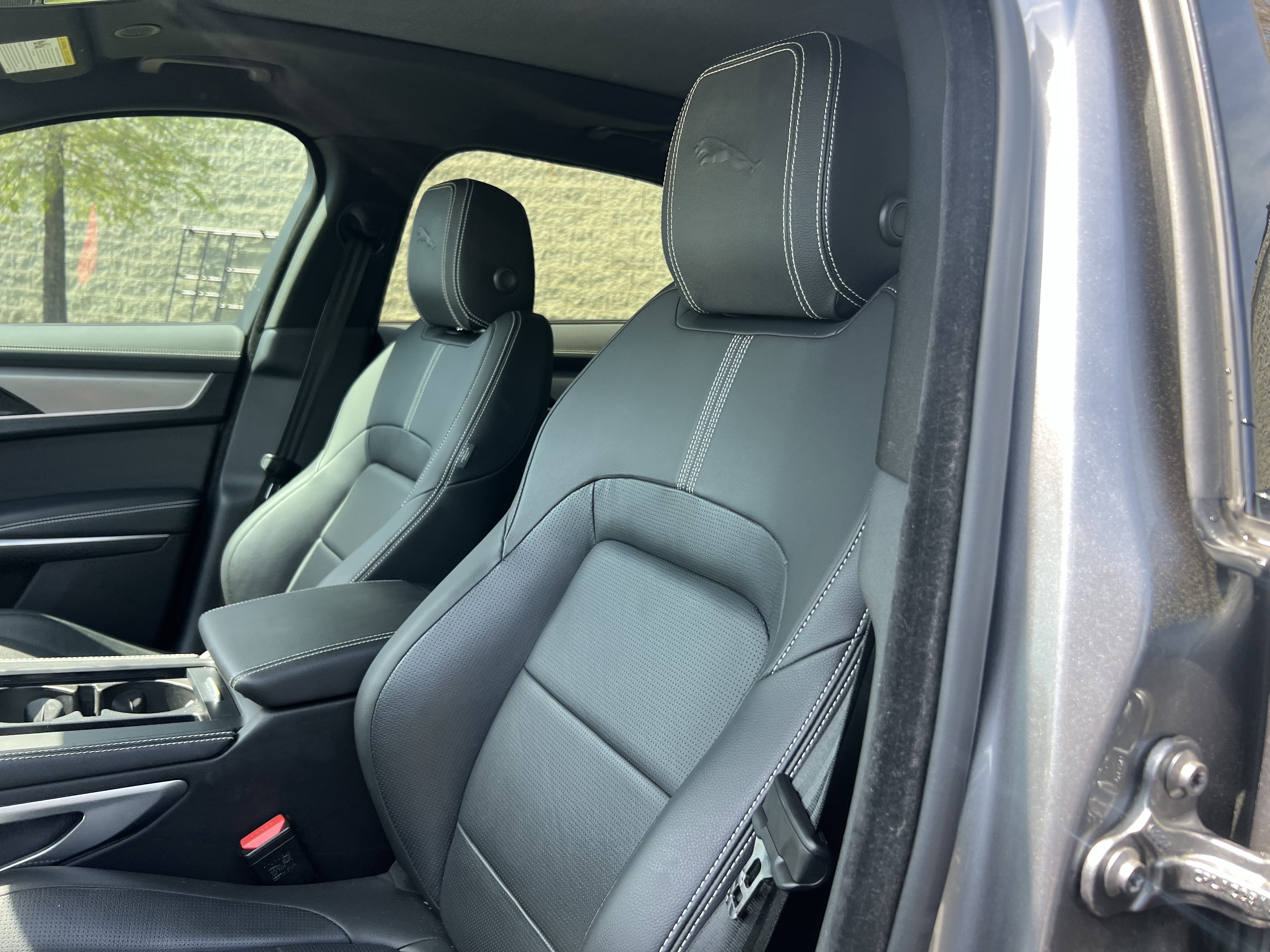 Used 2025 Jaguar F-PACE R-Dynamic S image 9