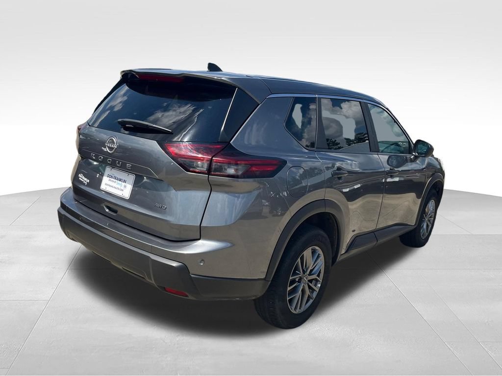 Used 2024 Nissan Rogue S AWD/4WD image 5