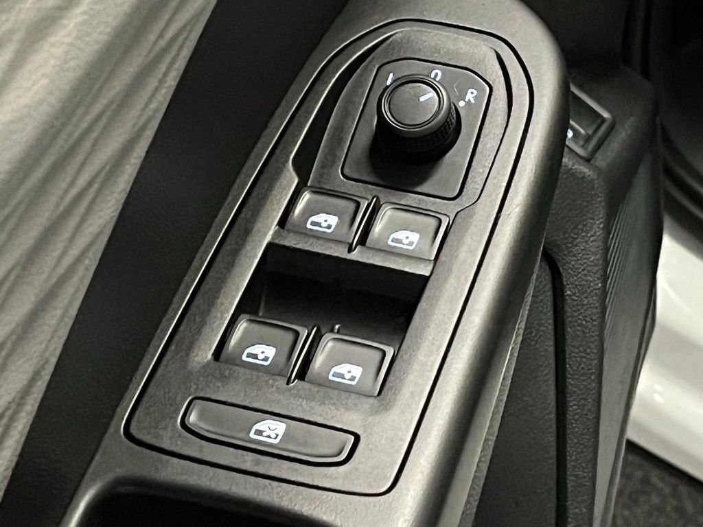 Certified 2022 Volkswagen Taos S image 16