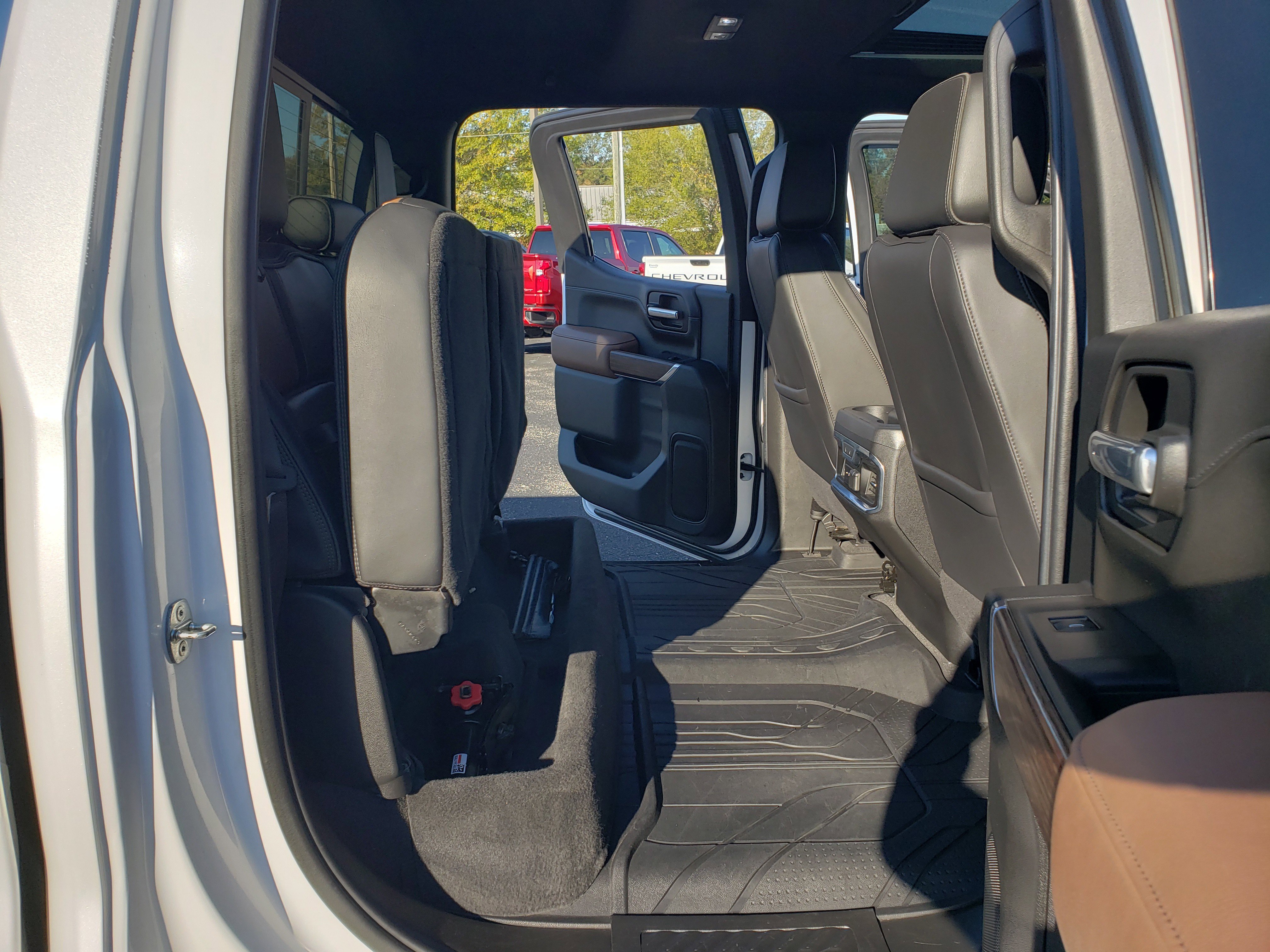 Used 2024 Chevrolet Silverado 1500 High Country w/ Technology Package image 33