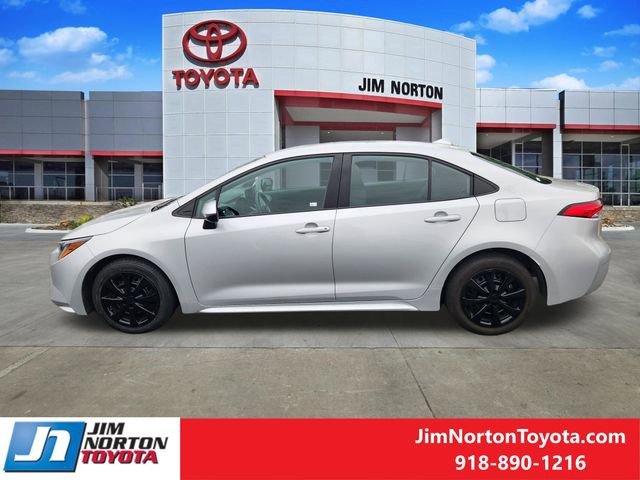 Used 2024 Toyota Corolla LE FWD image 4