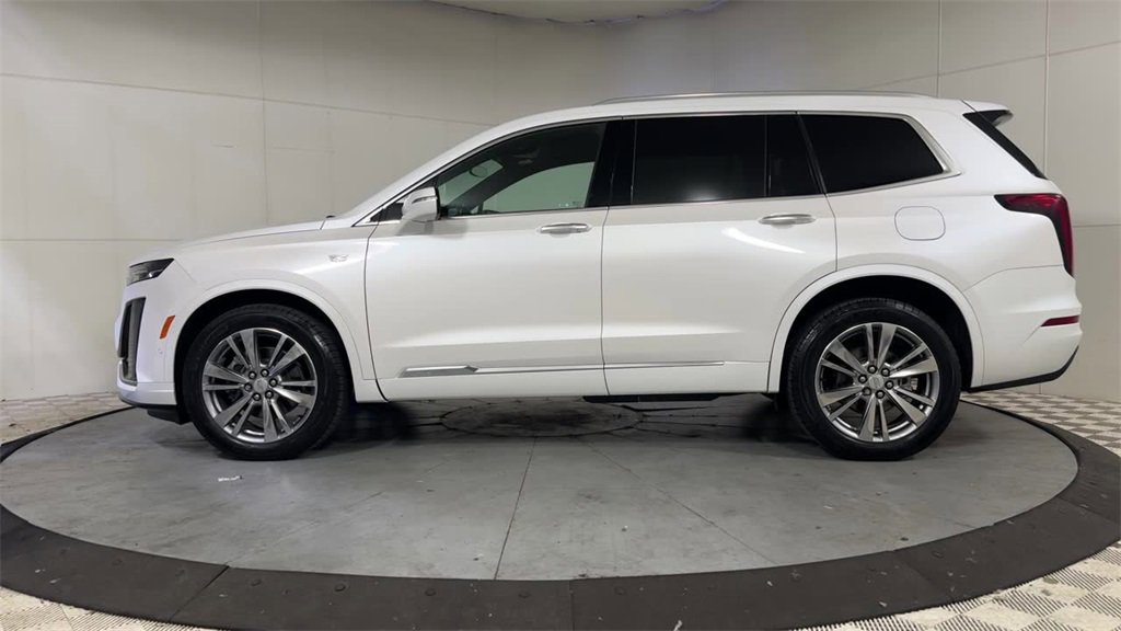Used 2023 Cadillac XT6 Premium Luxury image 5