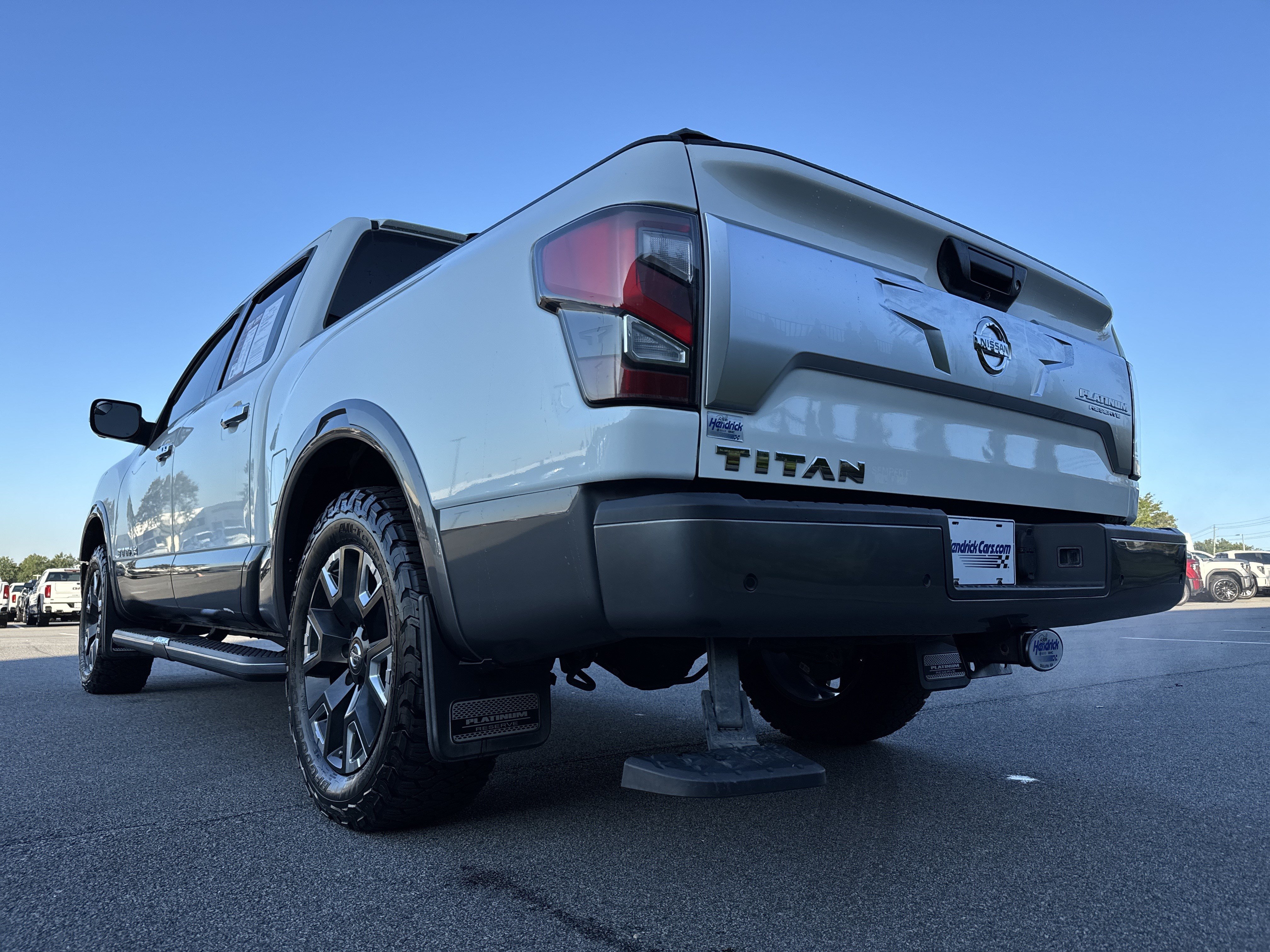 Used 2021 Nissan Titan Platinum Reserve w/ Moonroof Package RWD image 8