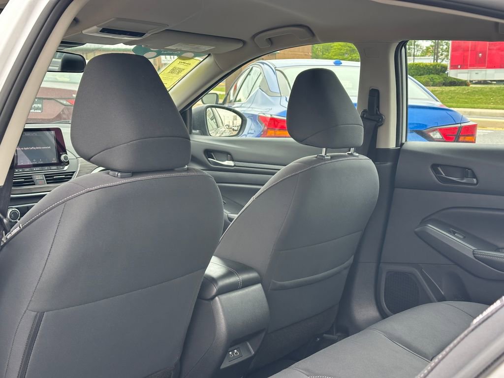 Used 2025 Nissan Altima 2.5 SV FWD image 10