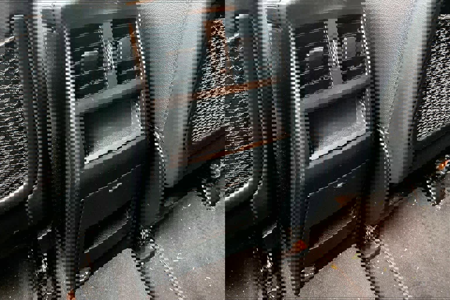 Used 2014 Mercedes-Benz GL 450 4MATIC image 34